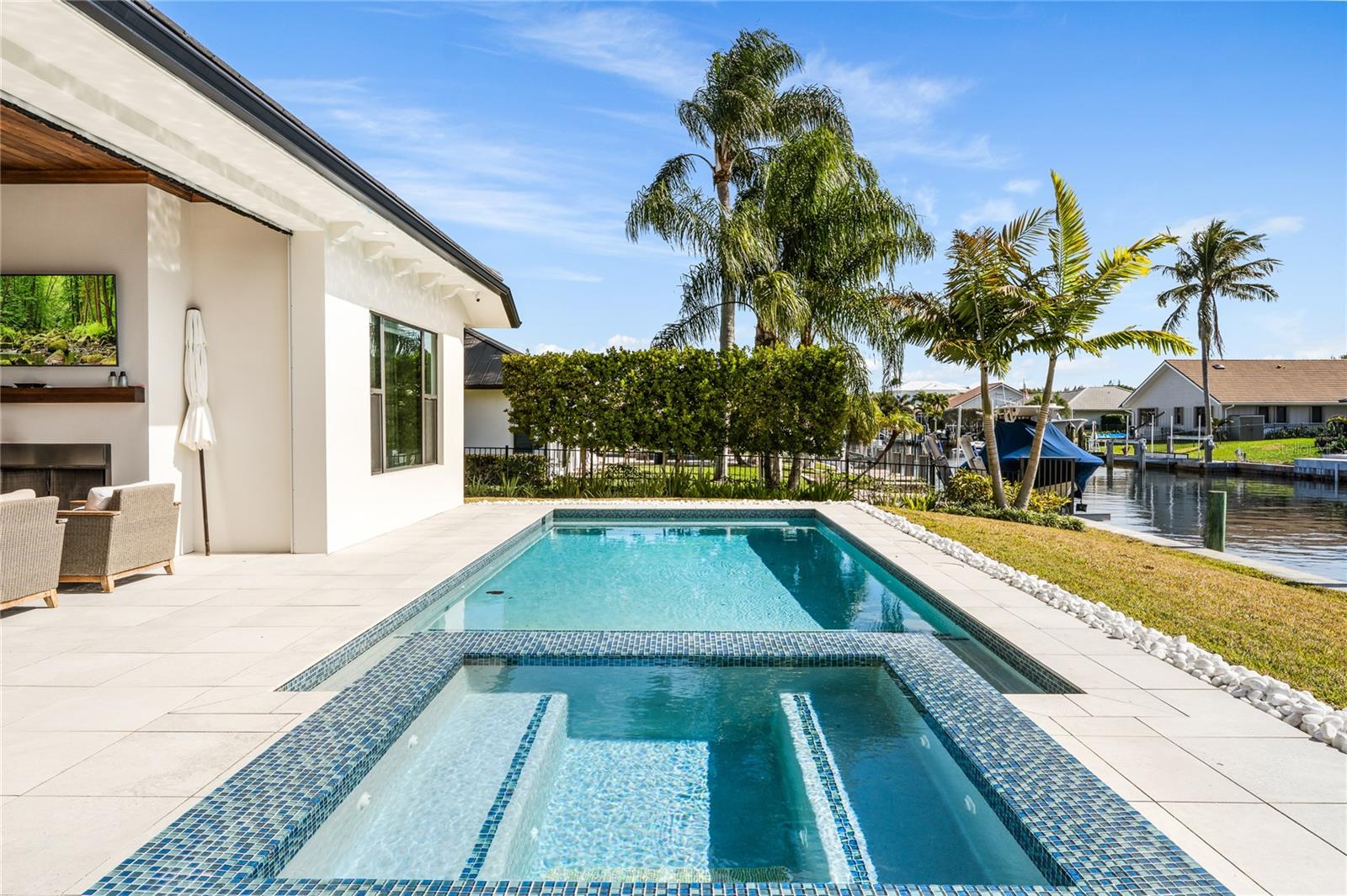 THE SOUNDINGS - Residential