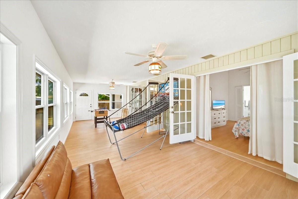 SARASOTA VENICE CO 09 37 18 - Residential