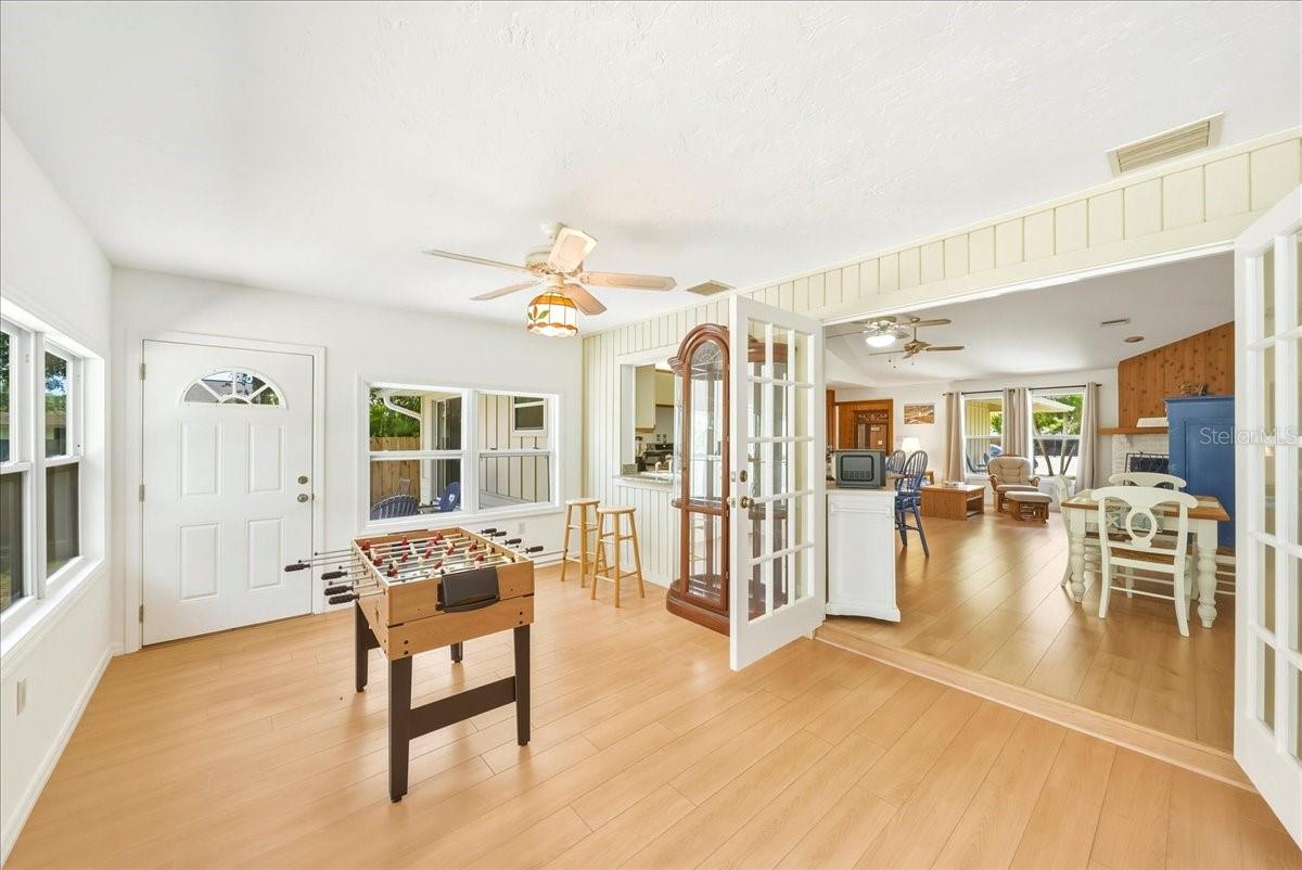 SARASOTA VENICE CO 09 37 18 - Residential