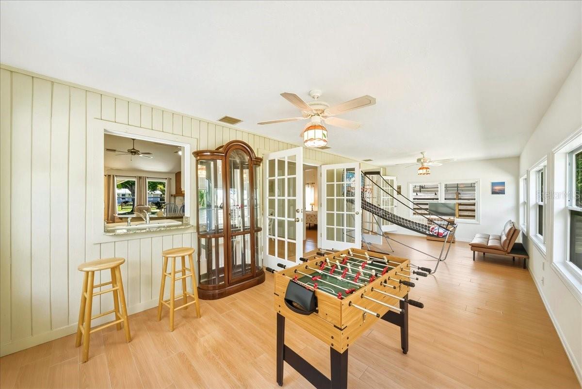 SARASOTA VENICE CO 09 37 18 - Residential