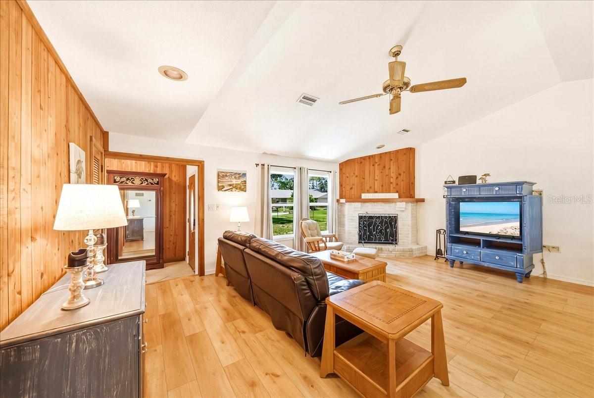 SARASOTA VENICE CO 09 37 18 - Residential