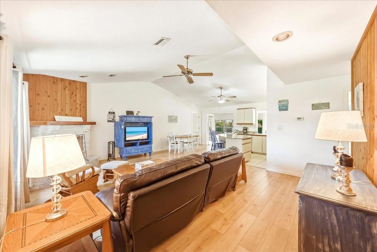 SARASOTA VENICE CO 09 37 18 - Residential