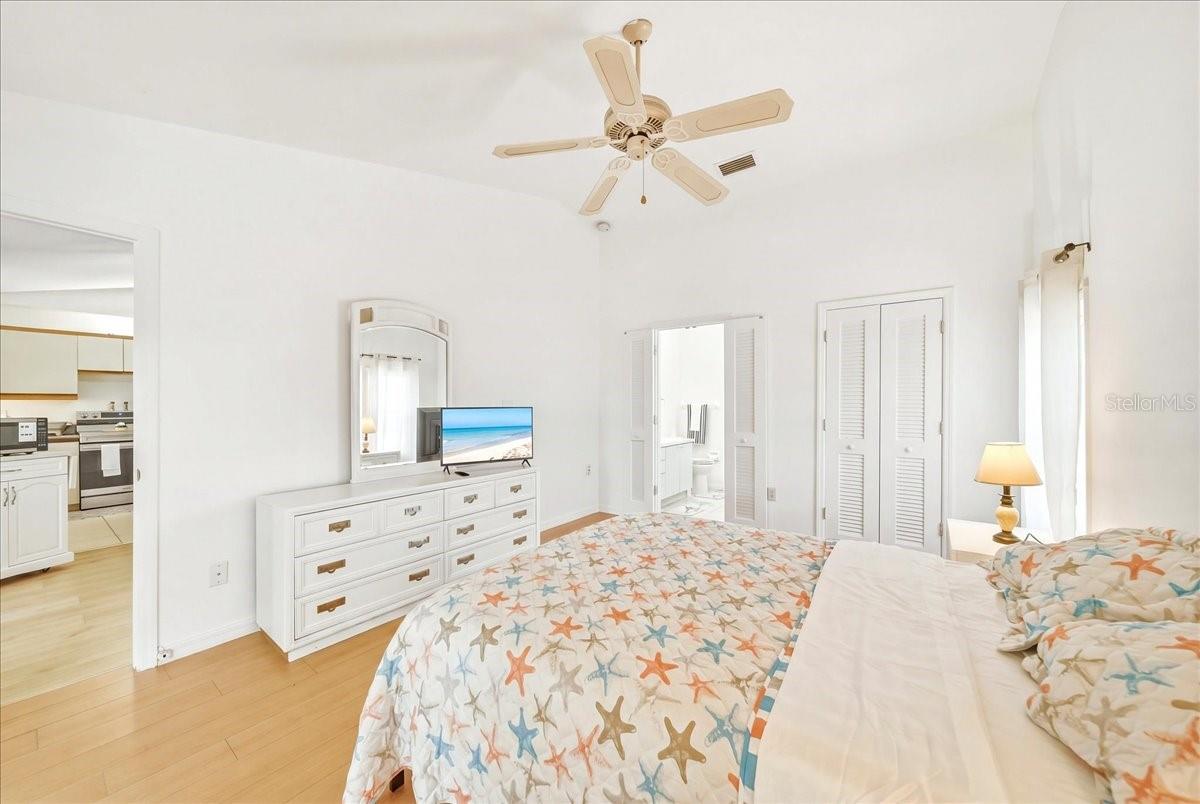 SARASOTA VENICE CO 09 37 18 - Residential