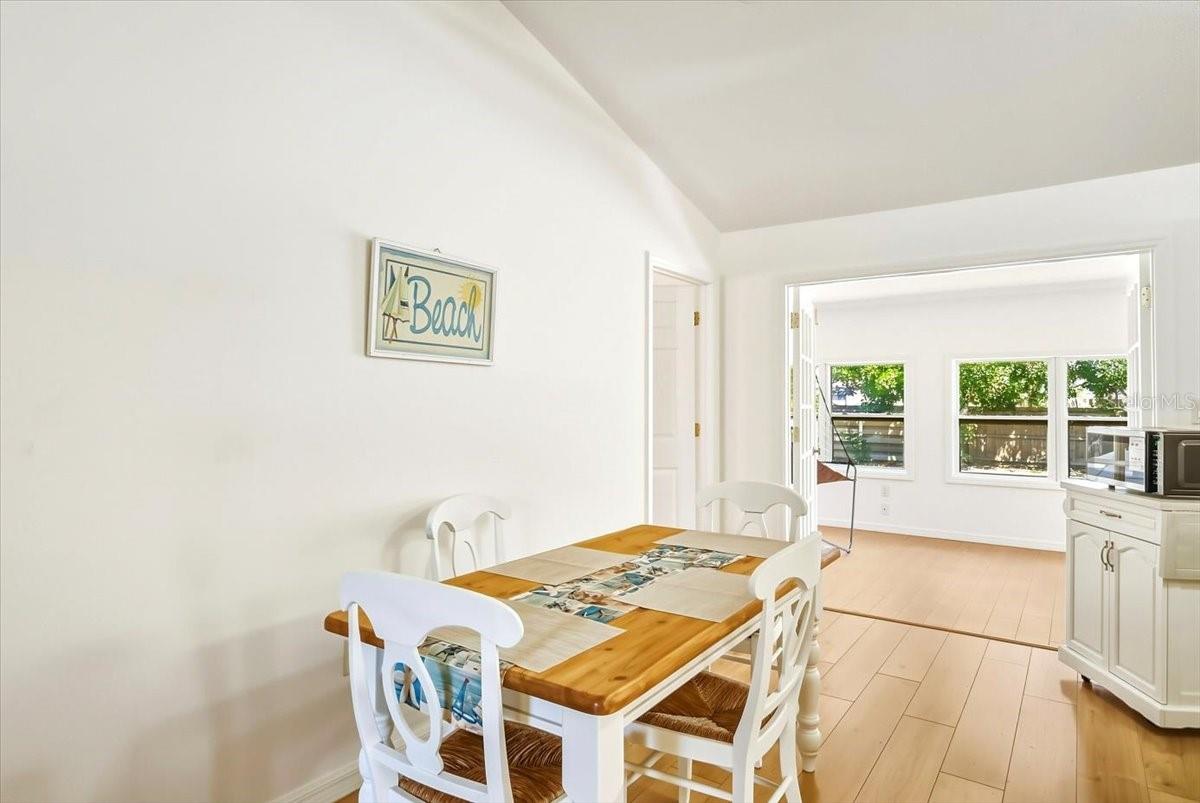 SARASOTA VENICE CO 09 37 18 - Residential