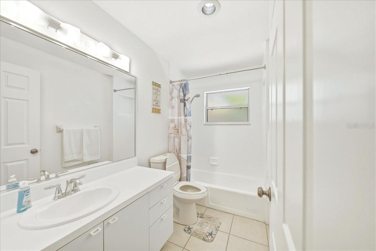 SARASOTA VENICE CO 09 37 18 - Residential