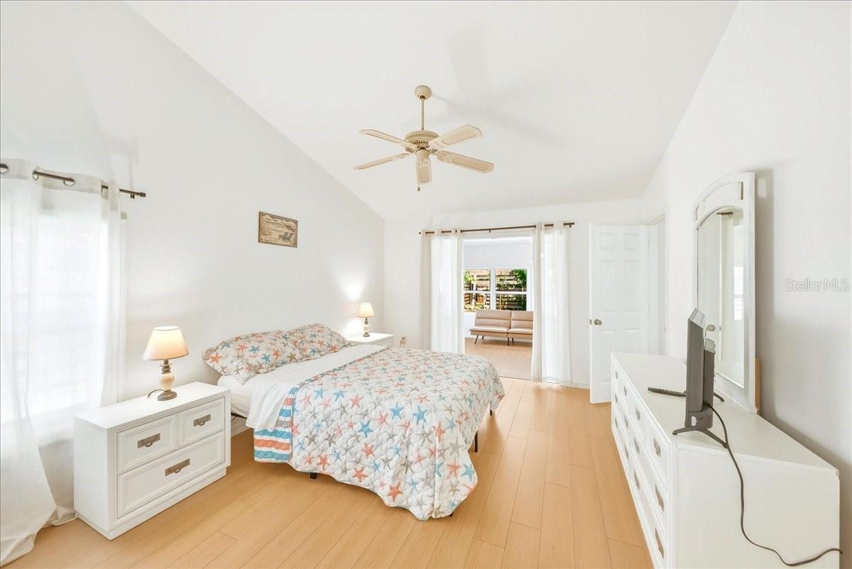 SARASOTA VENICE CO 09 37 18 - Residential