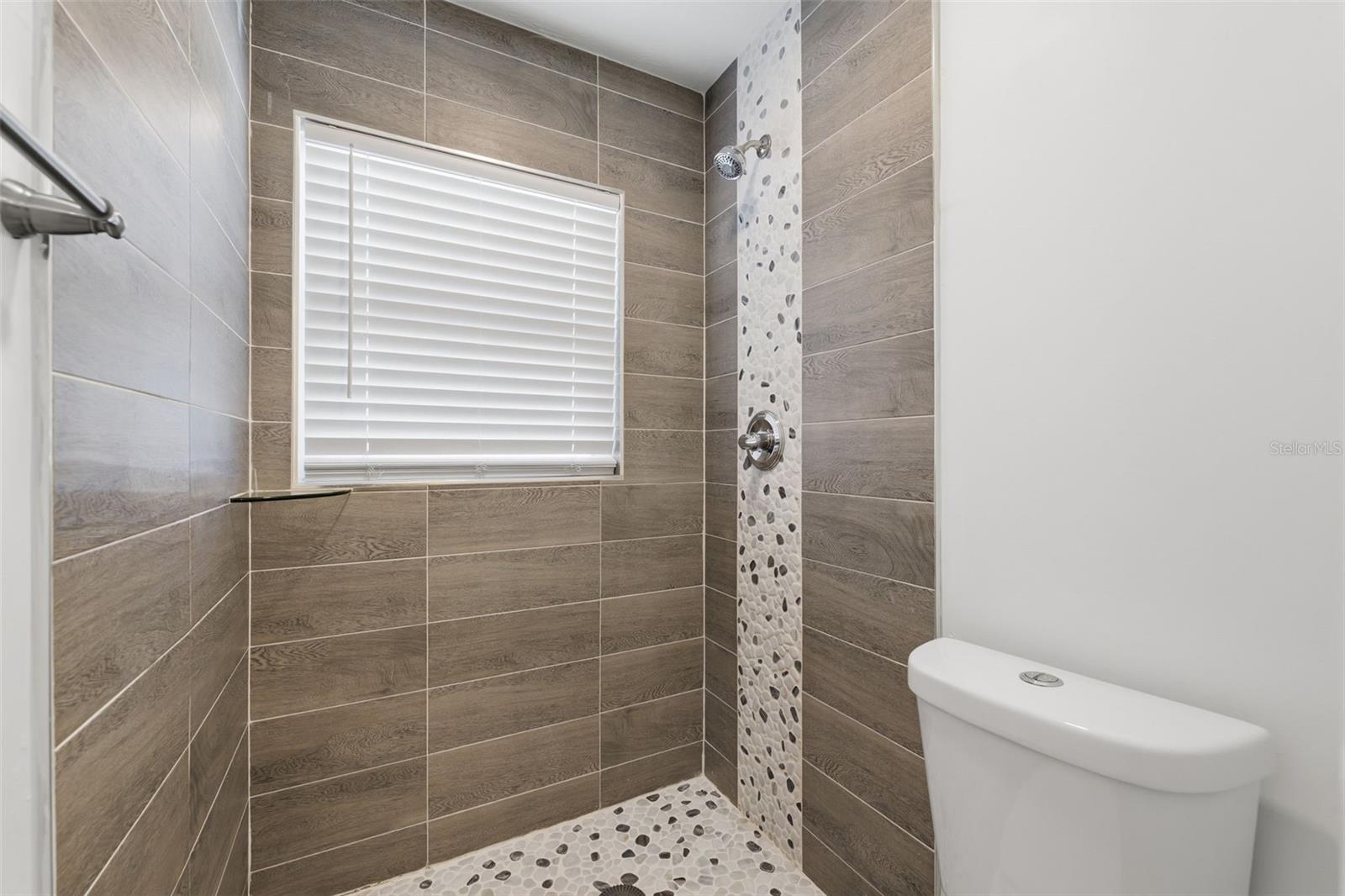 WINSTON PARK UNIT 02 - Residential Lease