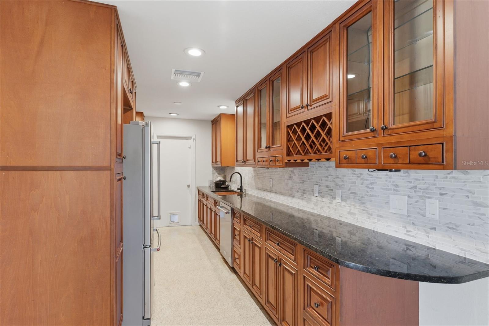 WINSTON PARK UNIT 02 - Residential Lease