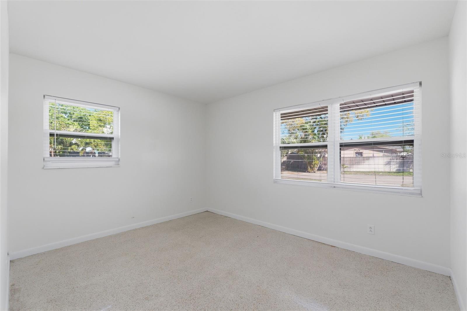 WINSTON PARK UNIT 02 - Residential Lease