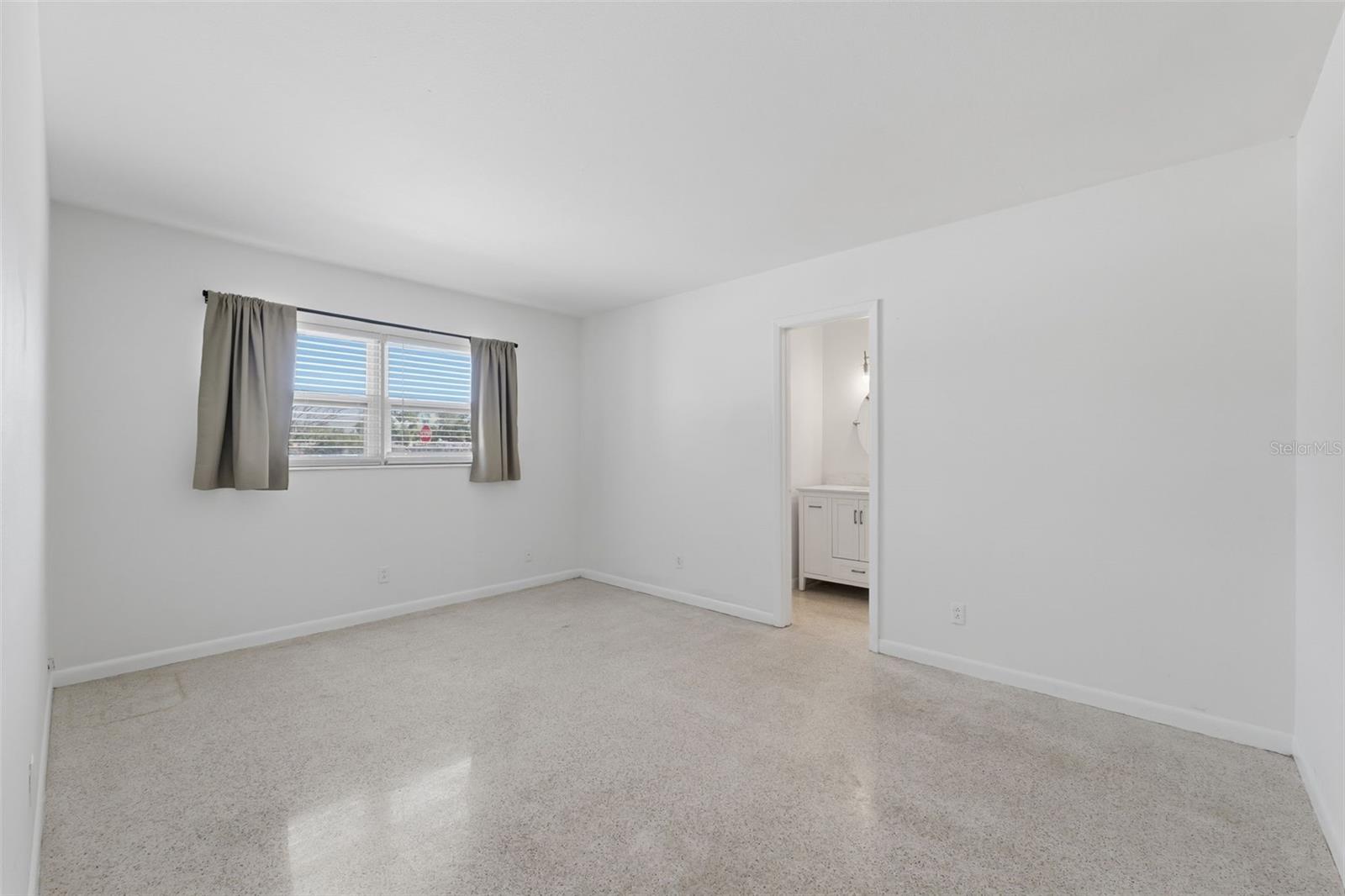 WINSTON PARK UNIT 02 - Residential Lease