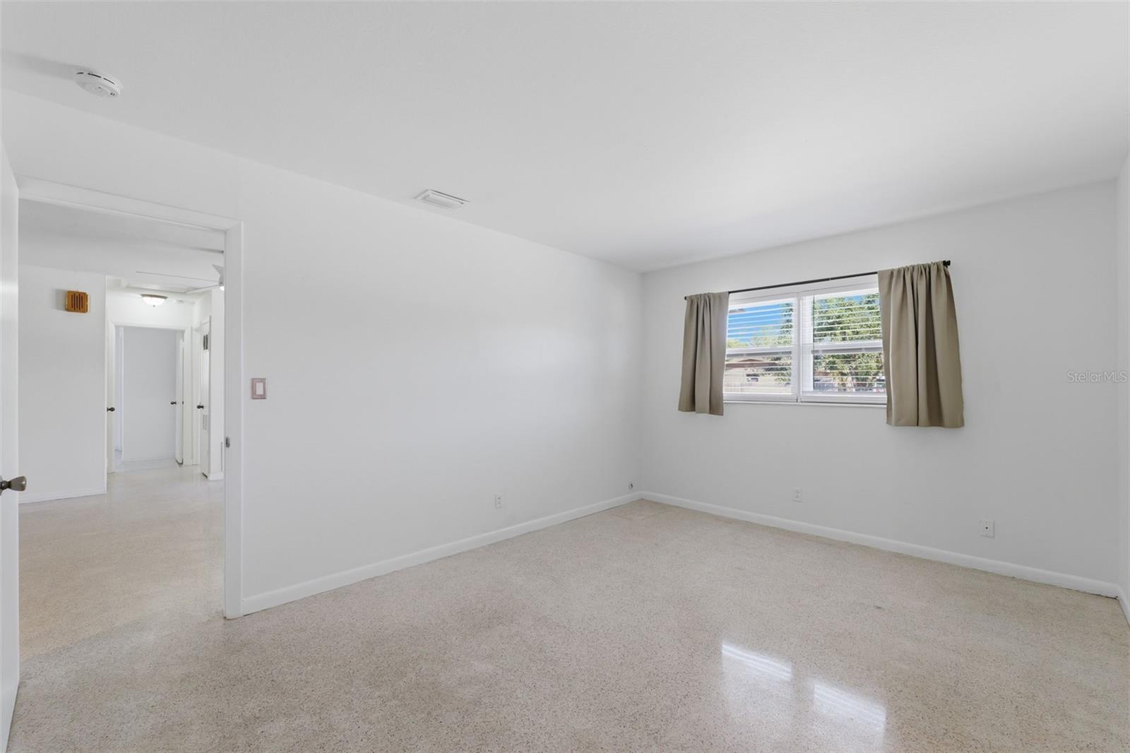 WINSTON PARK UNIT 02 - Residential Lease