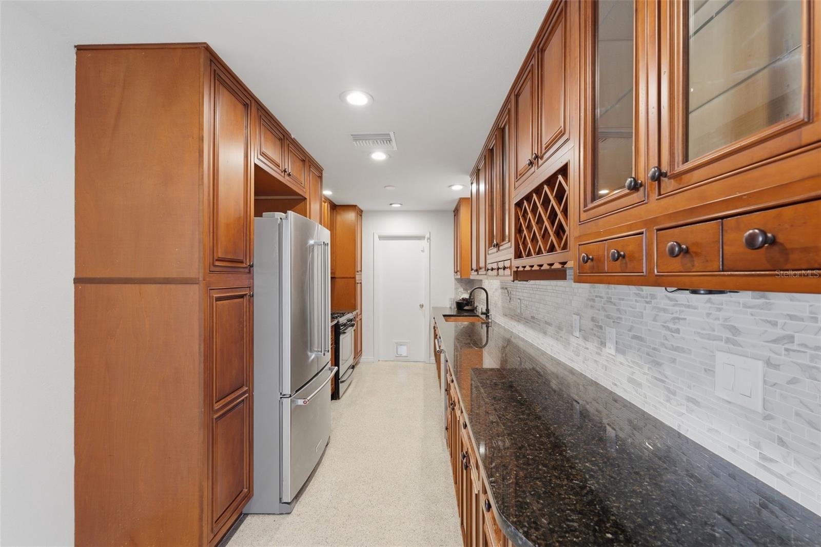 WINSTON PARK UNIT 02 - Residential Lease