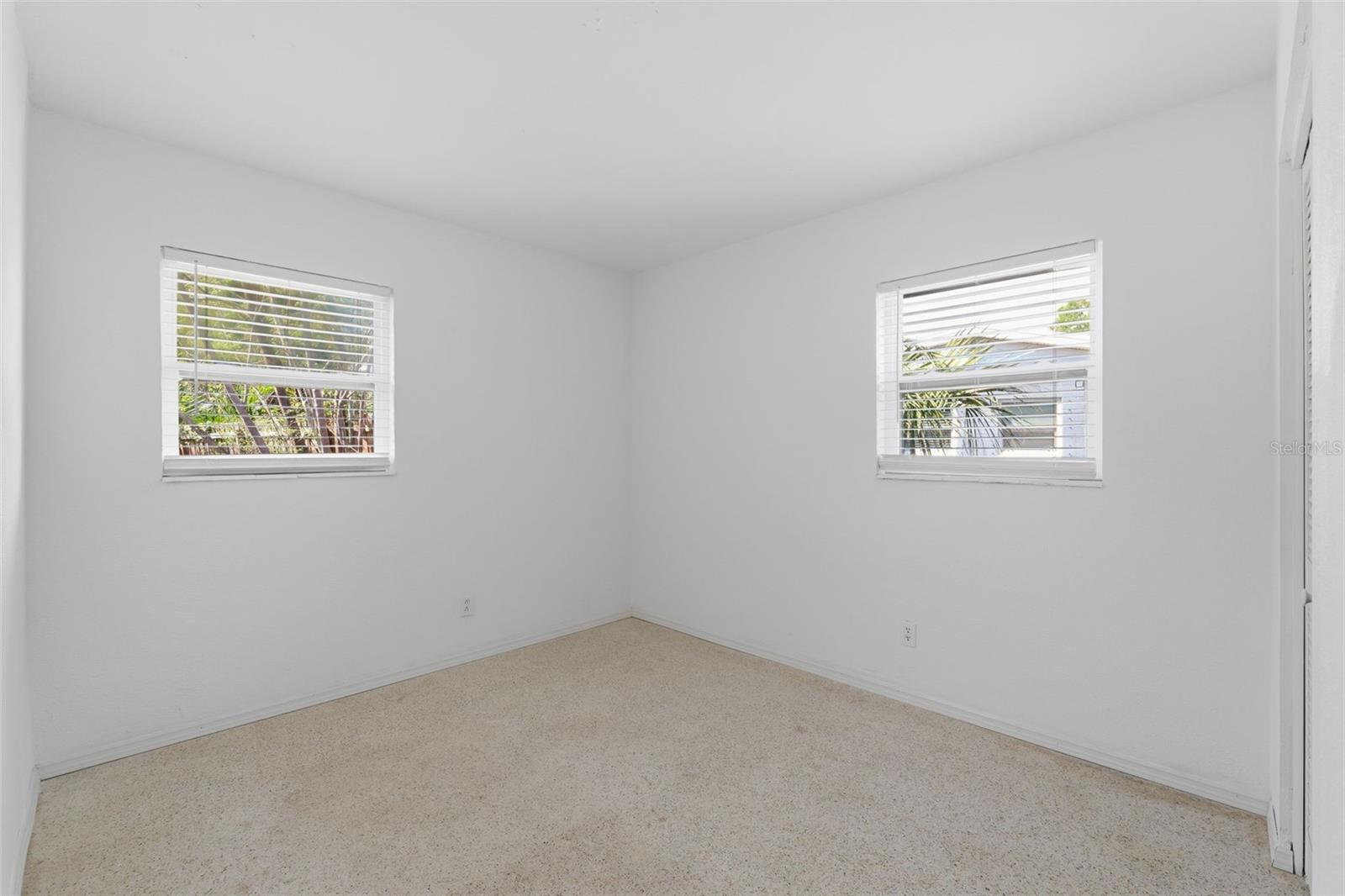 WINSTON PARK UNIT 02 - Residential Lease