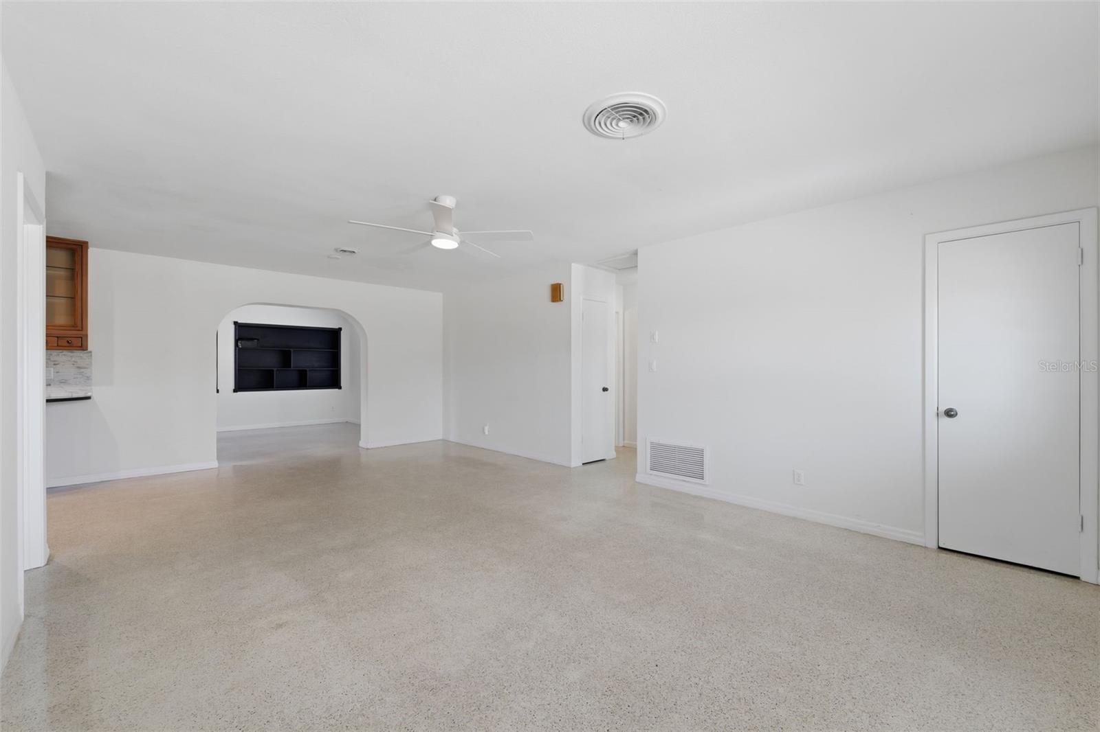 WINSTON PARK UNIT 02 - Residential Lease