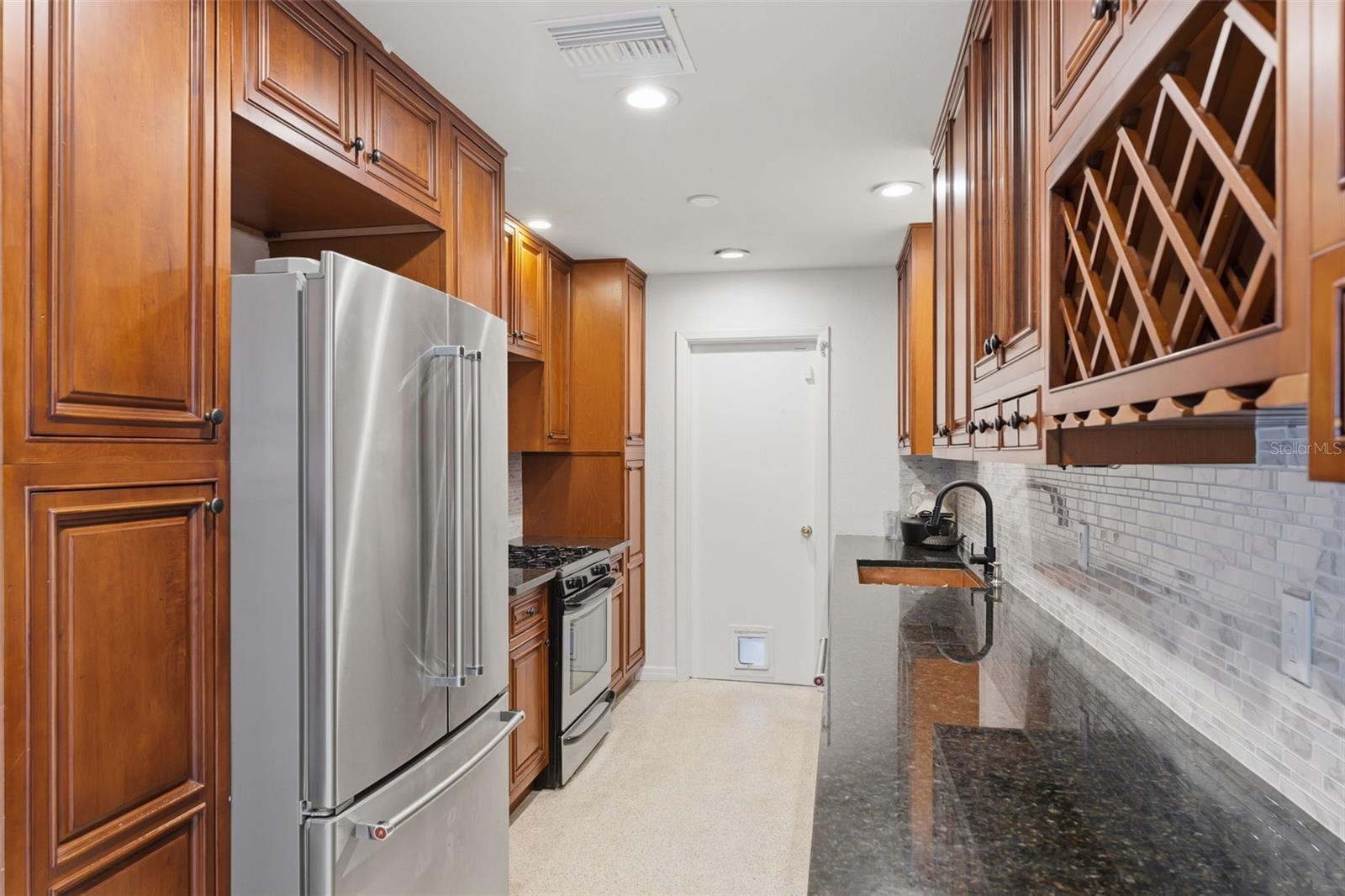 WINSTON PARK UNIT 02 - Residential Lease