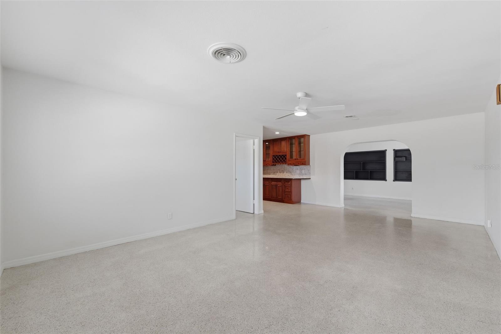 WINSTON PARK UNIT 02 - Residential Lease