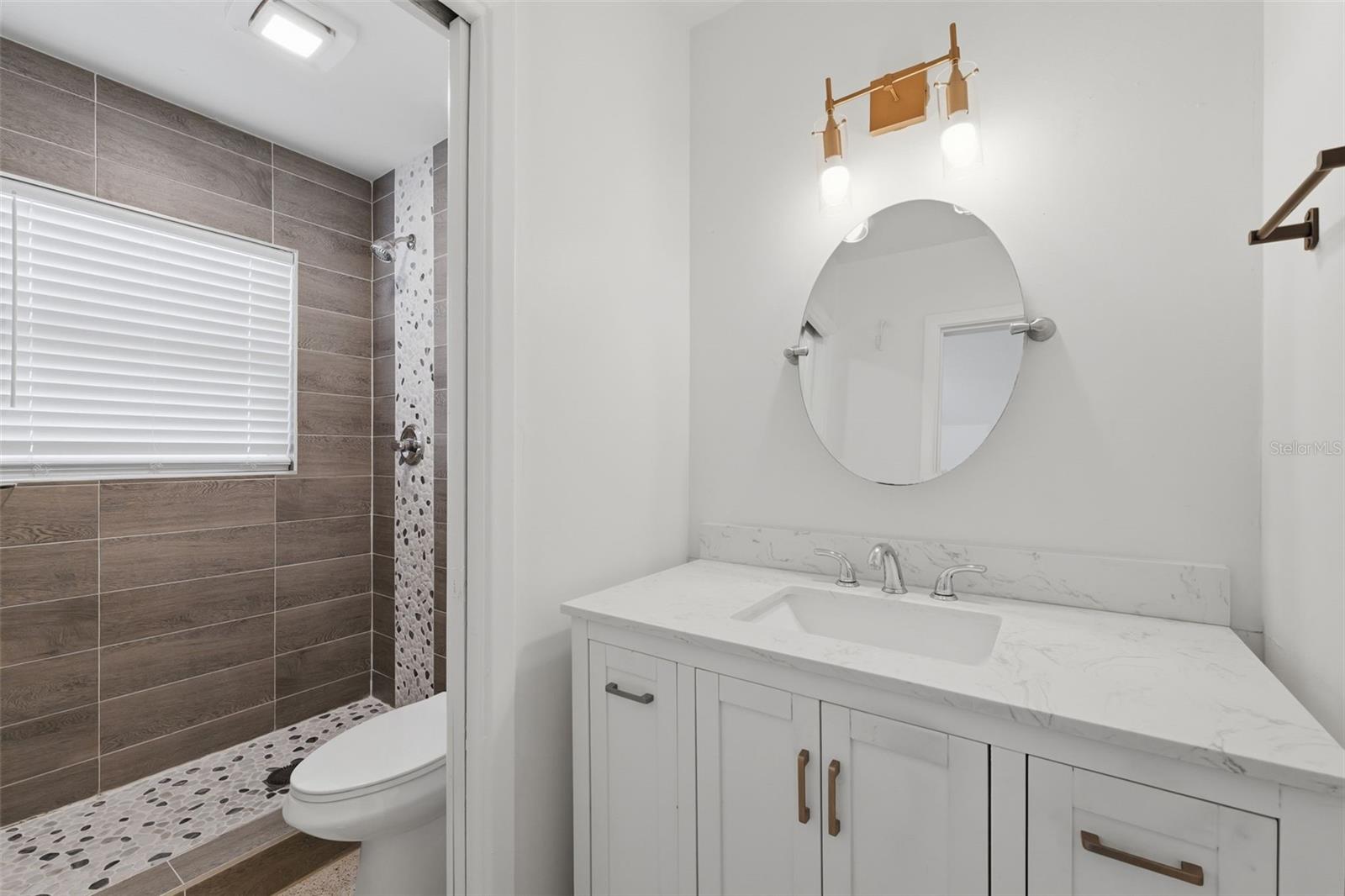 WINSTON PARK UNIT 02 - Residential Lease