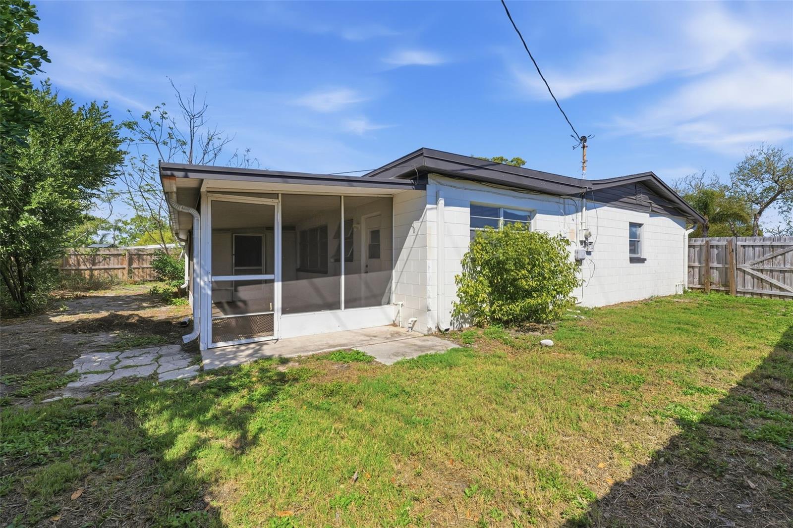 WINSTON PARK UNIT 02 - Residential Lease