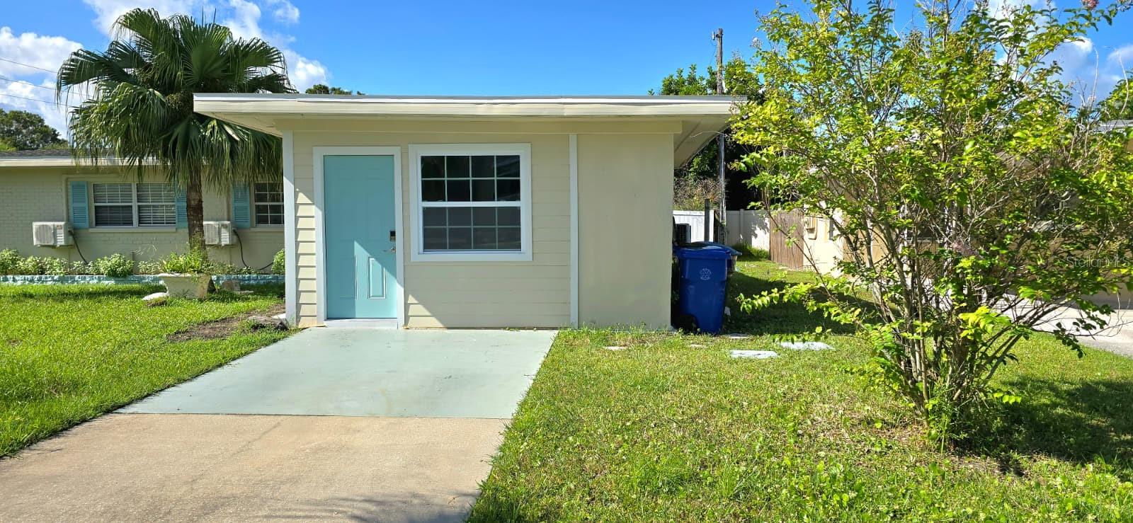 Welcome to this inviting 2-bedroom, 1-bath home ideally situated in one of Dunedin's most sought-after neighborhoods. The open-concept layout features a counter-height bar that seamlessly connects the living area to a spacious kitchen—ideal for everyday comfort or casual entertaining.
Step into the bright Florida room, complete with a full-size washer and dryer, and enjoy the flexibility of additional living space. The private backyard offers a relaxing outdoor retreat, while the scenic Pinellas Trail is just minutes away.
Located near Honeymoon Island, Downtown Dunedin, and the Dunedin Causeway, you'll enjoy easy access to world-class beaches, boutique shopping, and local dining.
Unit amenities
Air conditioner, Ceiling fan, Dishwasher, Dog friendly, Dryer, Laundry hookup, Linen closet, Pet friendly, Refrigerator, Storage space, Stove and oven, Washer