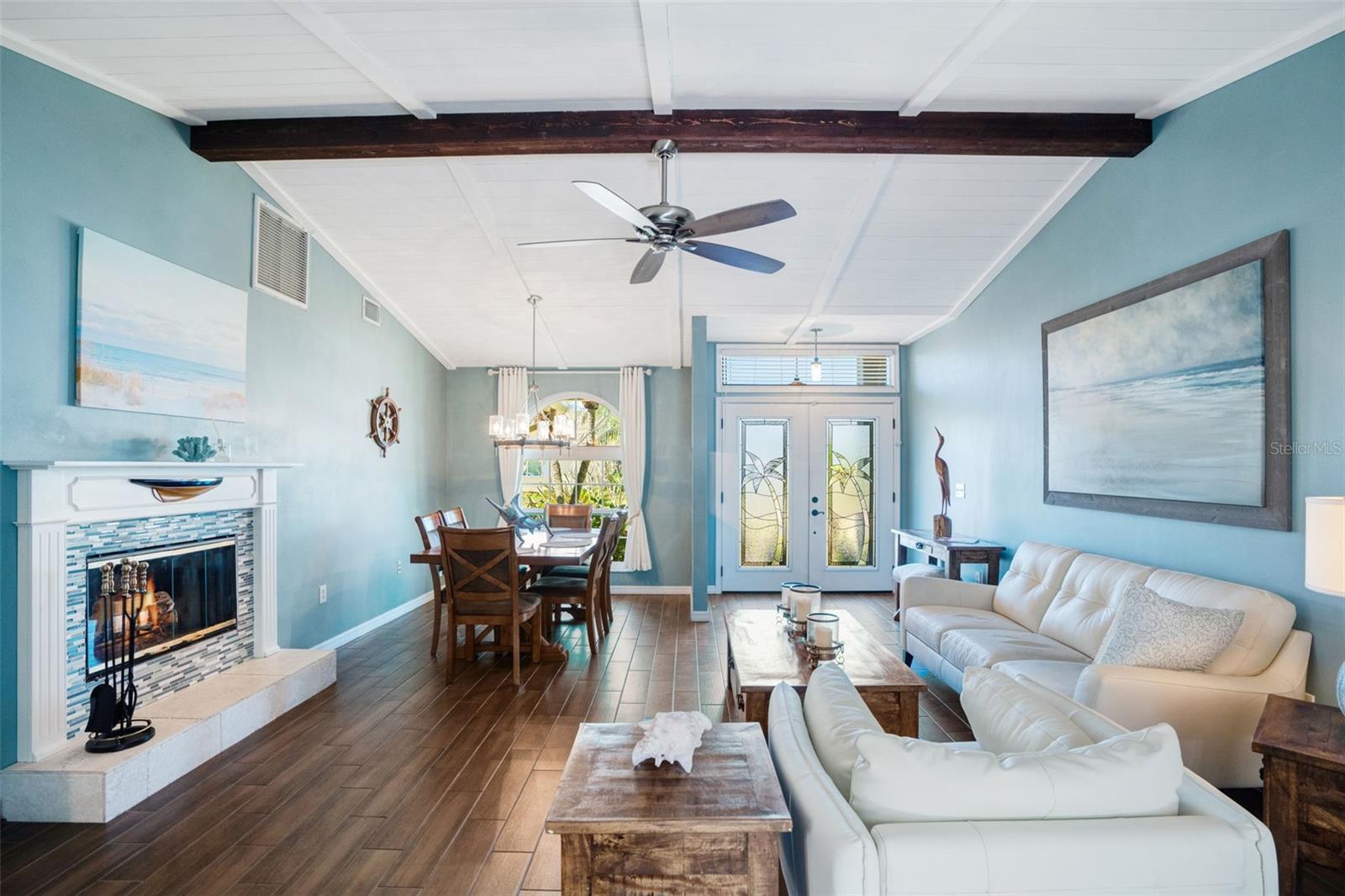 CRYSTAL LAKES - Residential