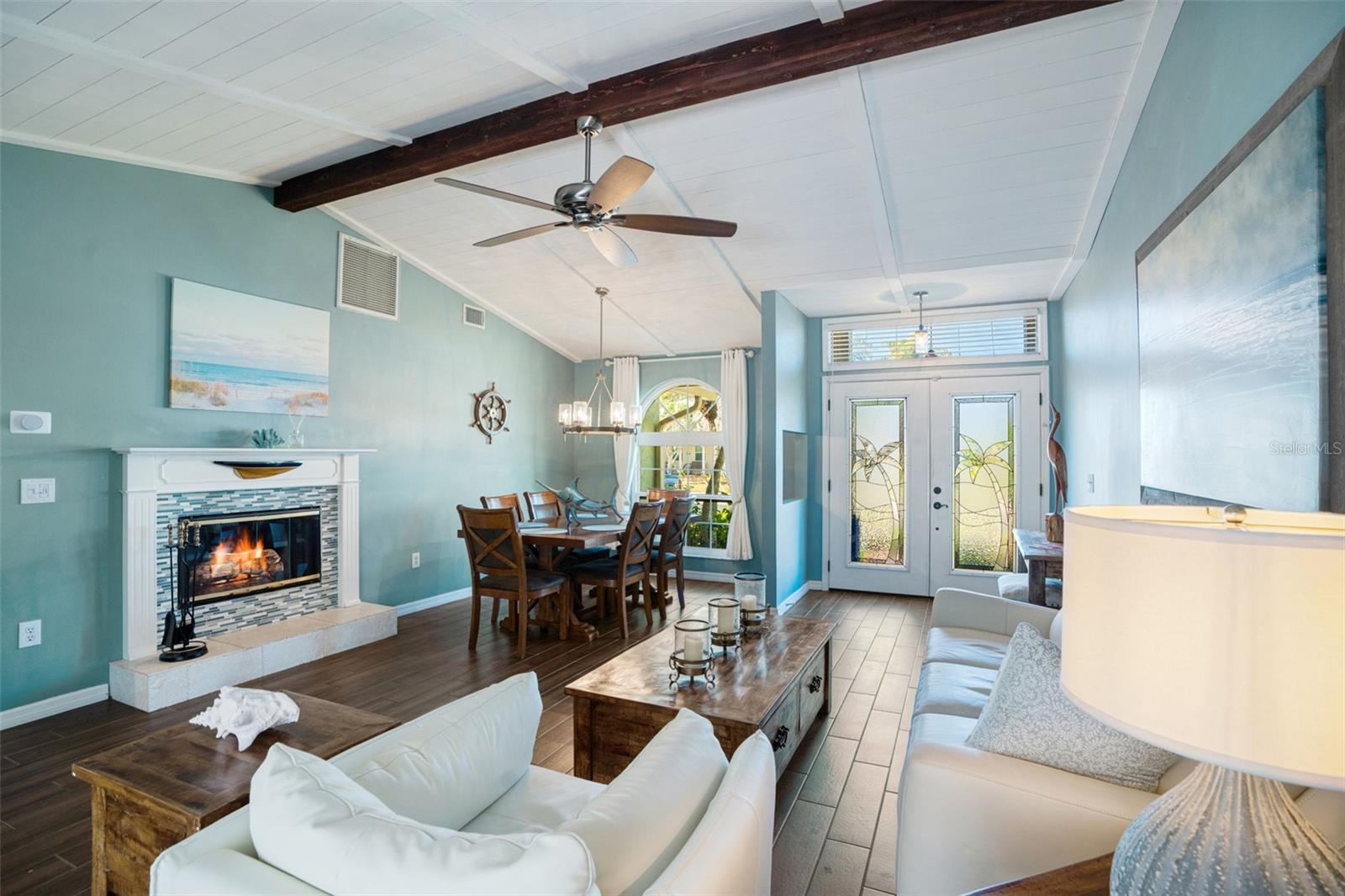 CRYSTAL LAKES - Residential