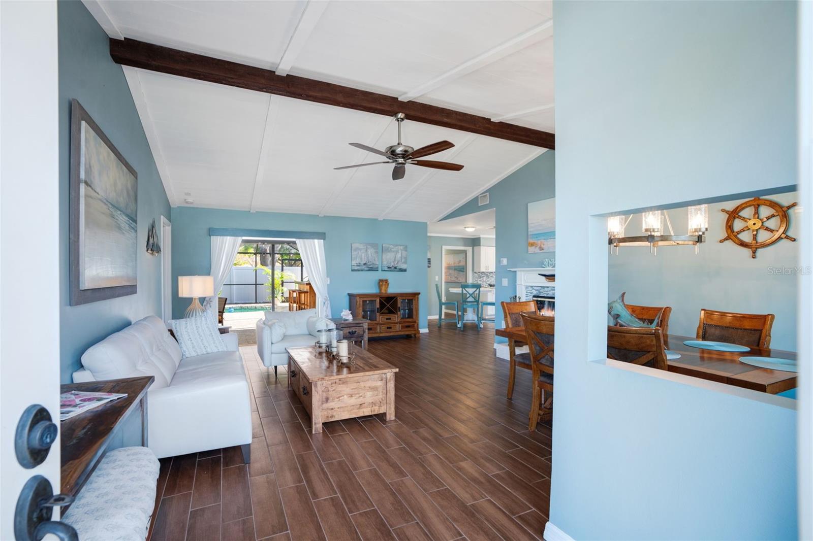 3196 CRYSTAL LAKES COURT