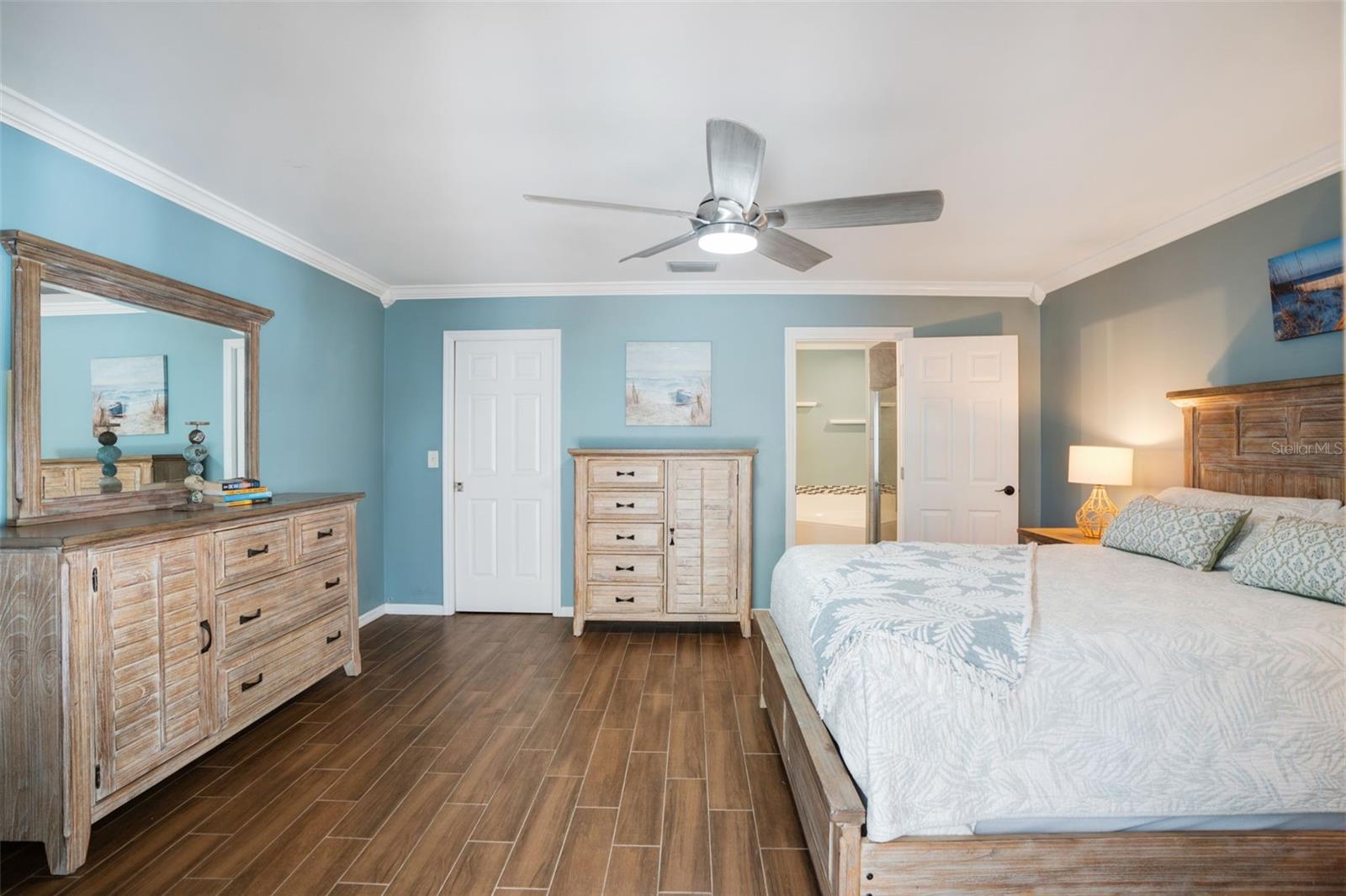 CRYSTAL LAKES - Residential