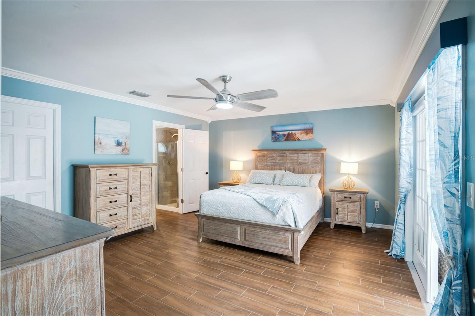 CRYSTAL LAKES - Residential