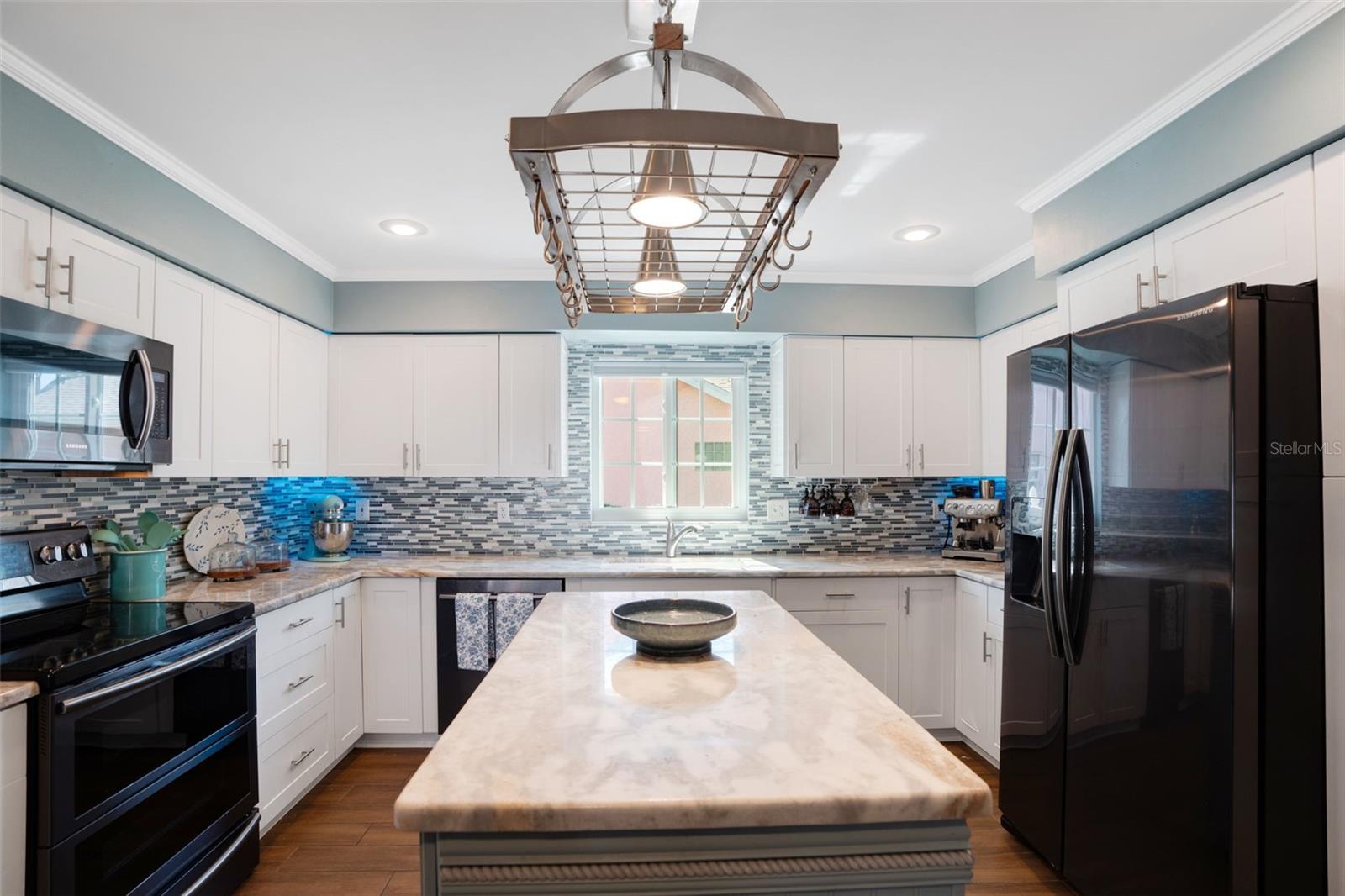 CRYSTAL LAKES - Residential