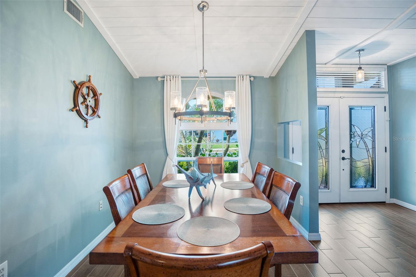 CRYSTAL LAKES - Residential