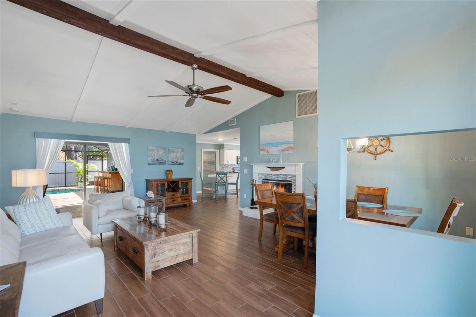 CRYSTAL LAKES - Residential