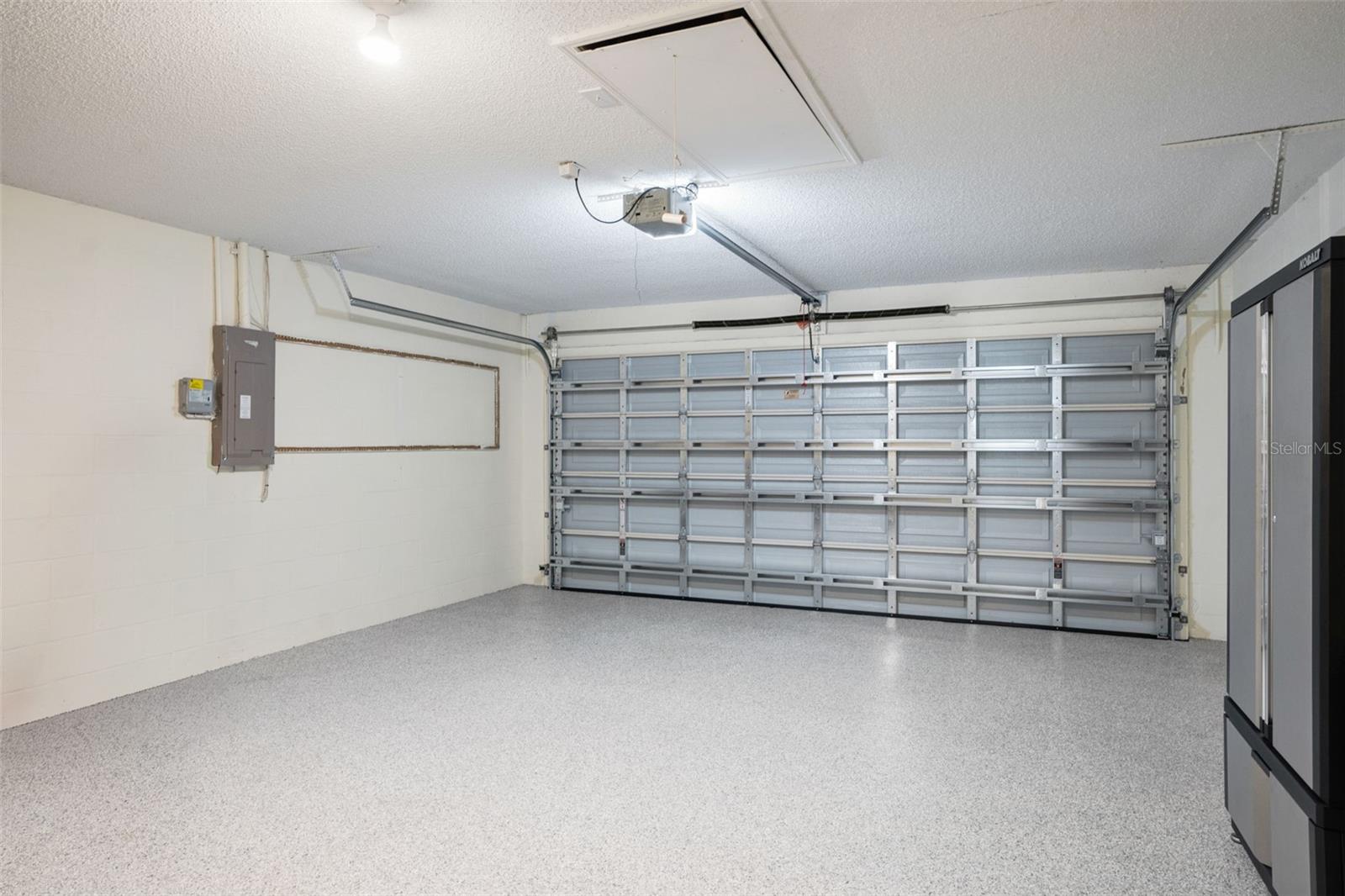 CRYSTAL LAKES - Residential