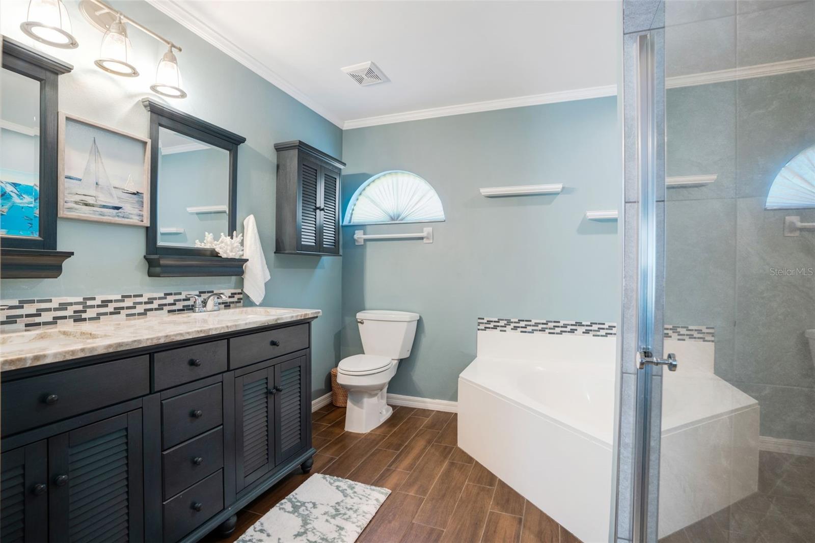 CRYSTAL LAKES - Residential