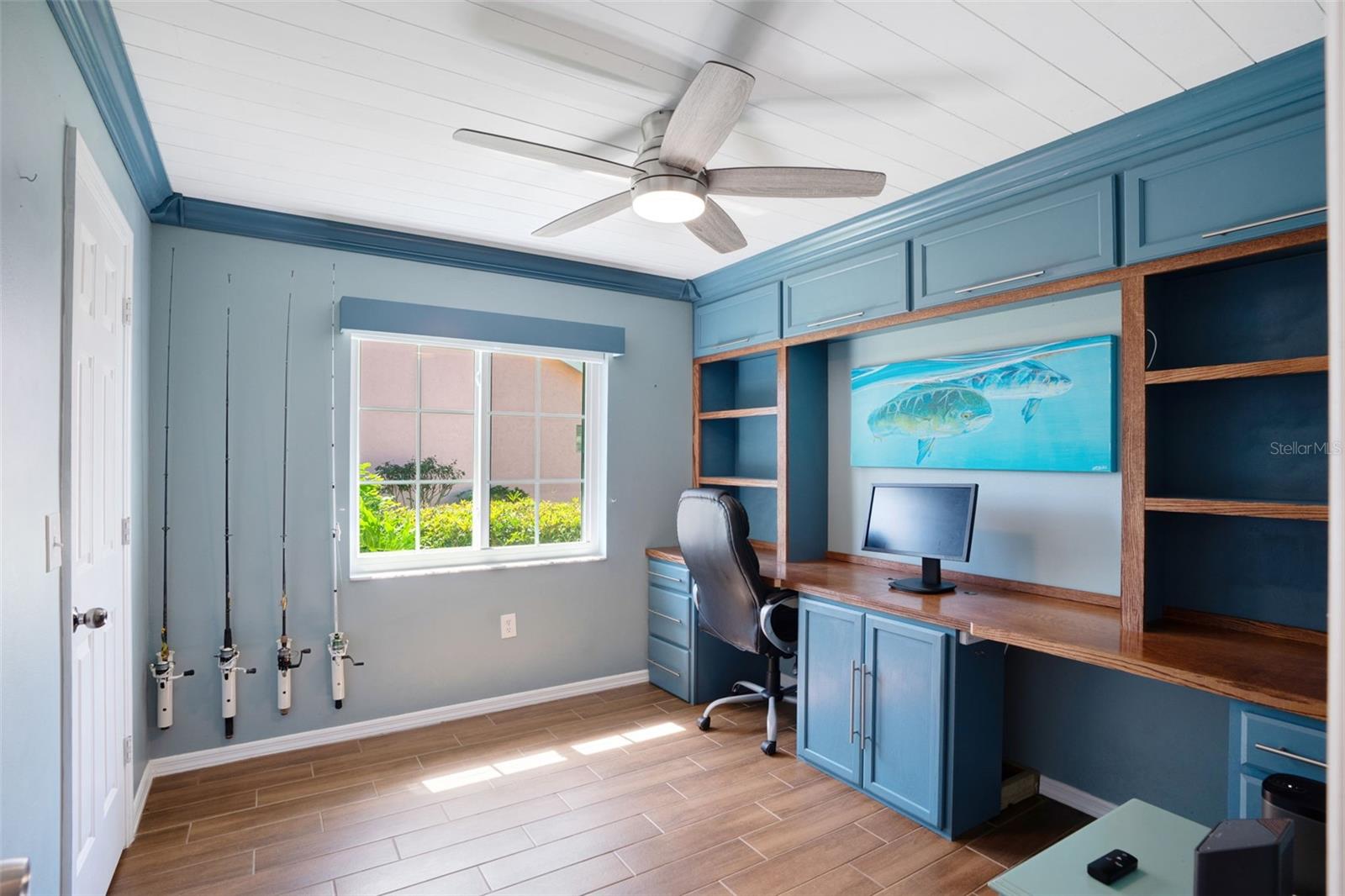 CRYSTAL LAKES - Residential