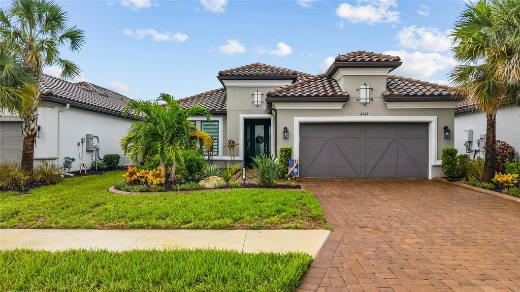 Photo of 4532 Crestpoint Way, Palmetto, FL 34221 (MLS # A4704501)