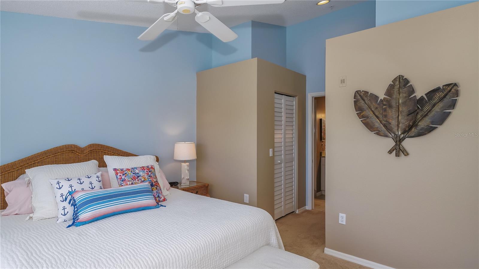 VERANDA 1 AT HERITAGE OAKS - Residential Lease