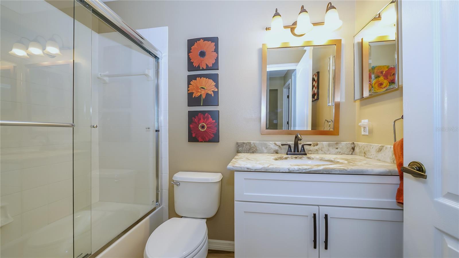 VERANDA 1 AT HERITAGE OAKS - Residential Lease