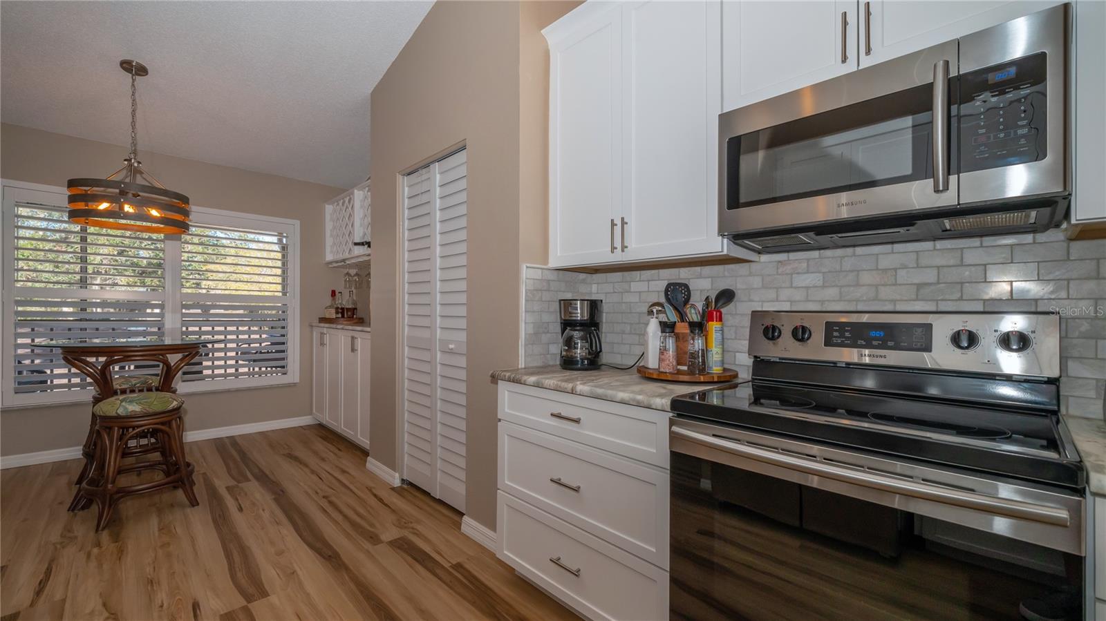 VERANDA 1 AT HERITAGE OAKS - Residential Lease