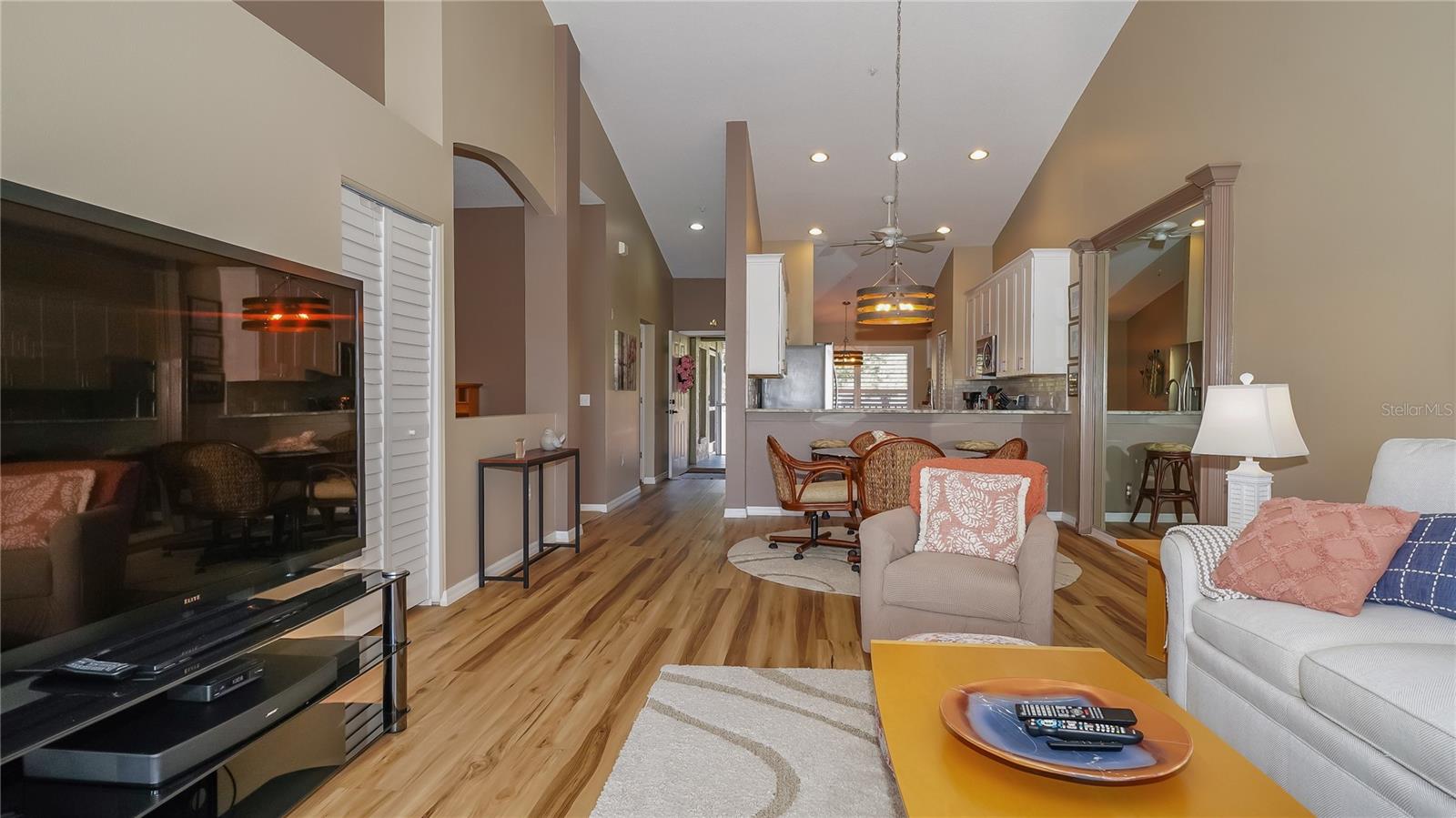 VERANDA 1 AT HERITAGE OAKS - Residential Lease