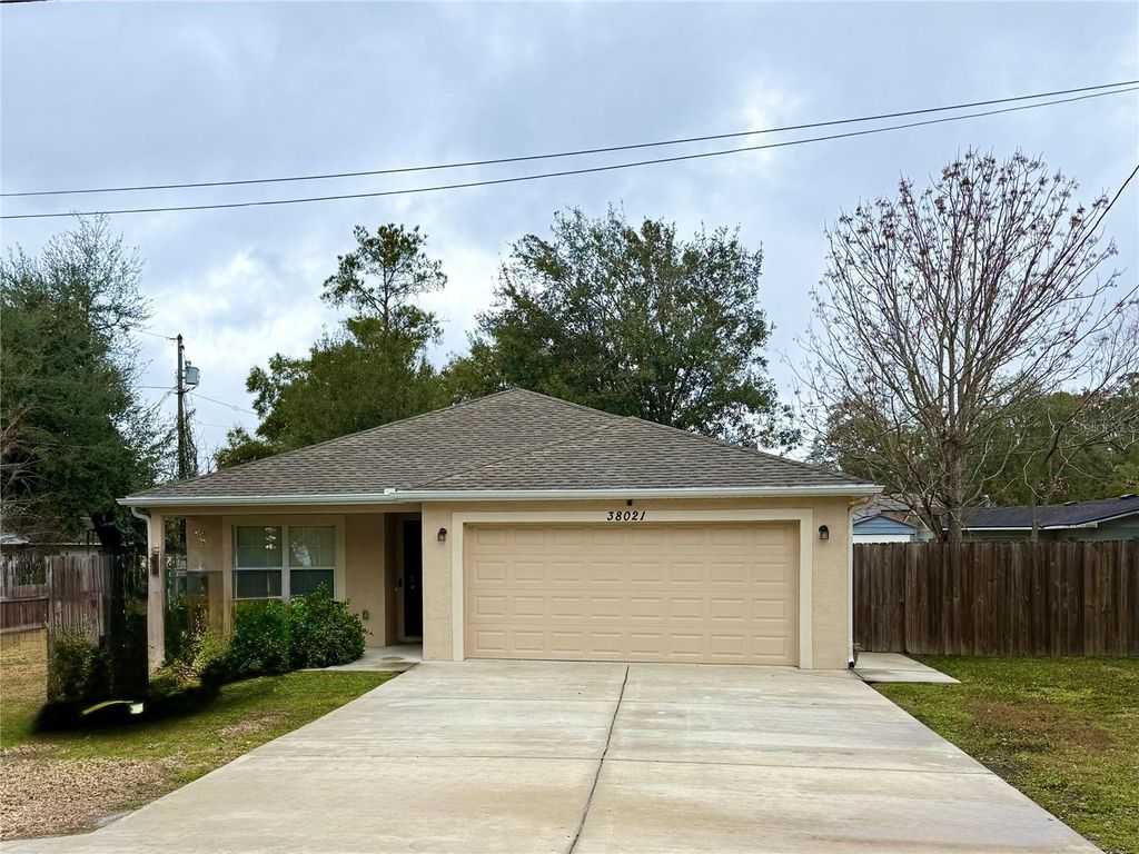 Photo of 38021 10 Th Ave, Zephyrhills, FL 33542 (MLS # TB8468930)