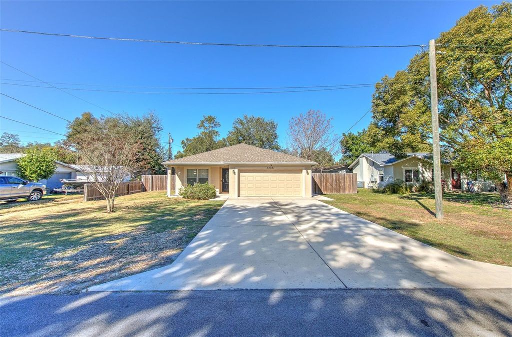 Photo of 38021 10 Th Ave, Zephyrhills, FL 33542 (MLS # TB8468930)