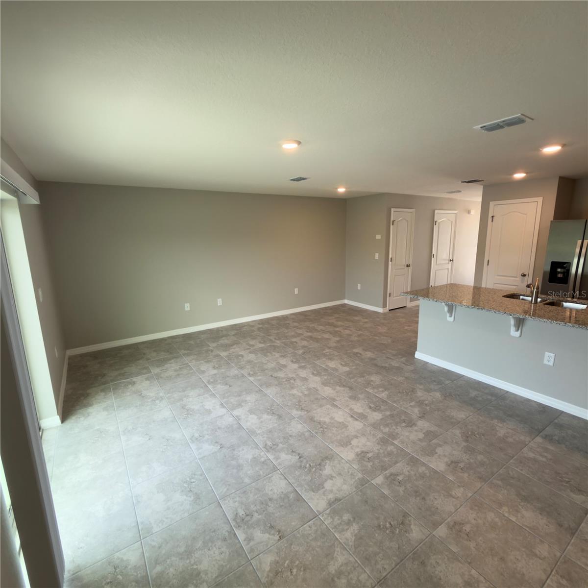 VINEYARDS TWNHMS - Residential Lease