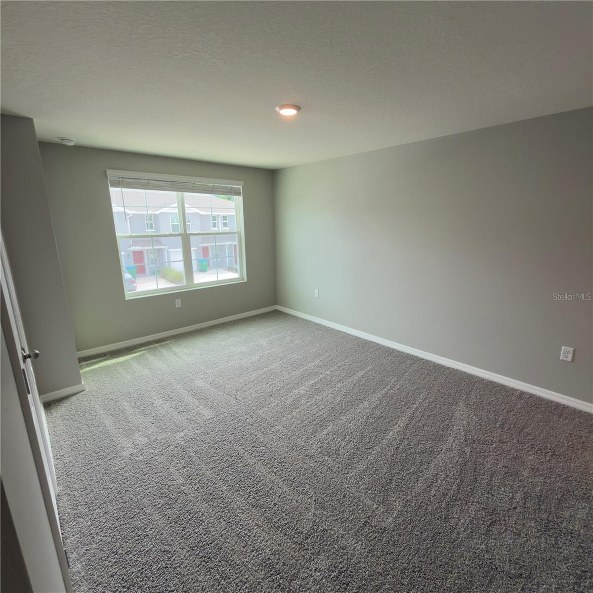 VINEYARDS TWNHMS - Residential Lease