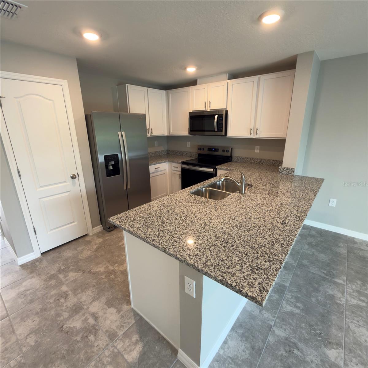 VINEYARDS TWNHMS - Residential Lease