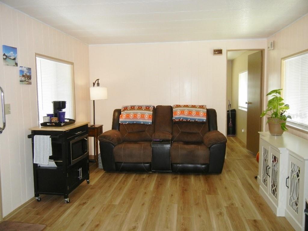 LES CHATEAU VILLA MOBILE HOME PARK - Residential