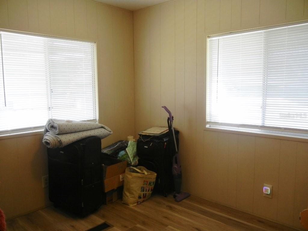 LES CHATEAU VILLA MOBILE HOME PARK - Residential