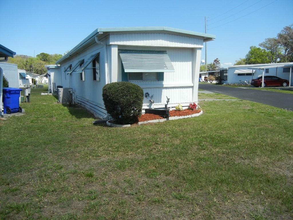 LES CHATEAU VILLA MOBILE HOME PARK - Residential