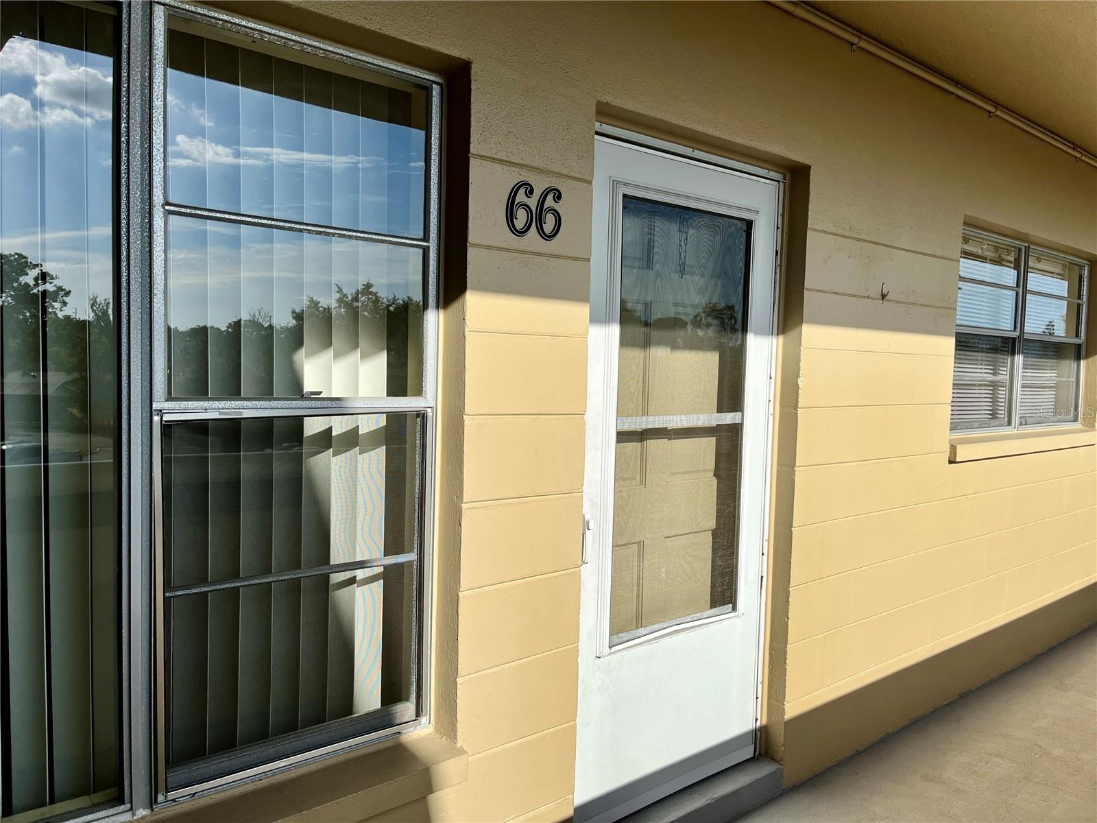 2464 AUSTRALIA WAY E 66