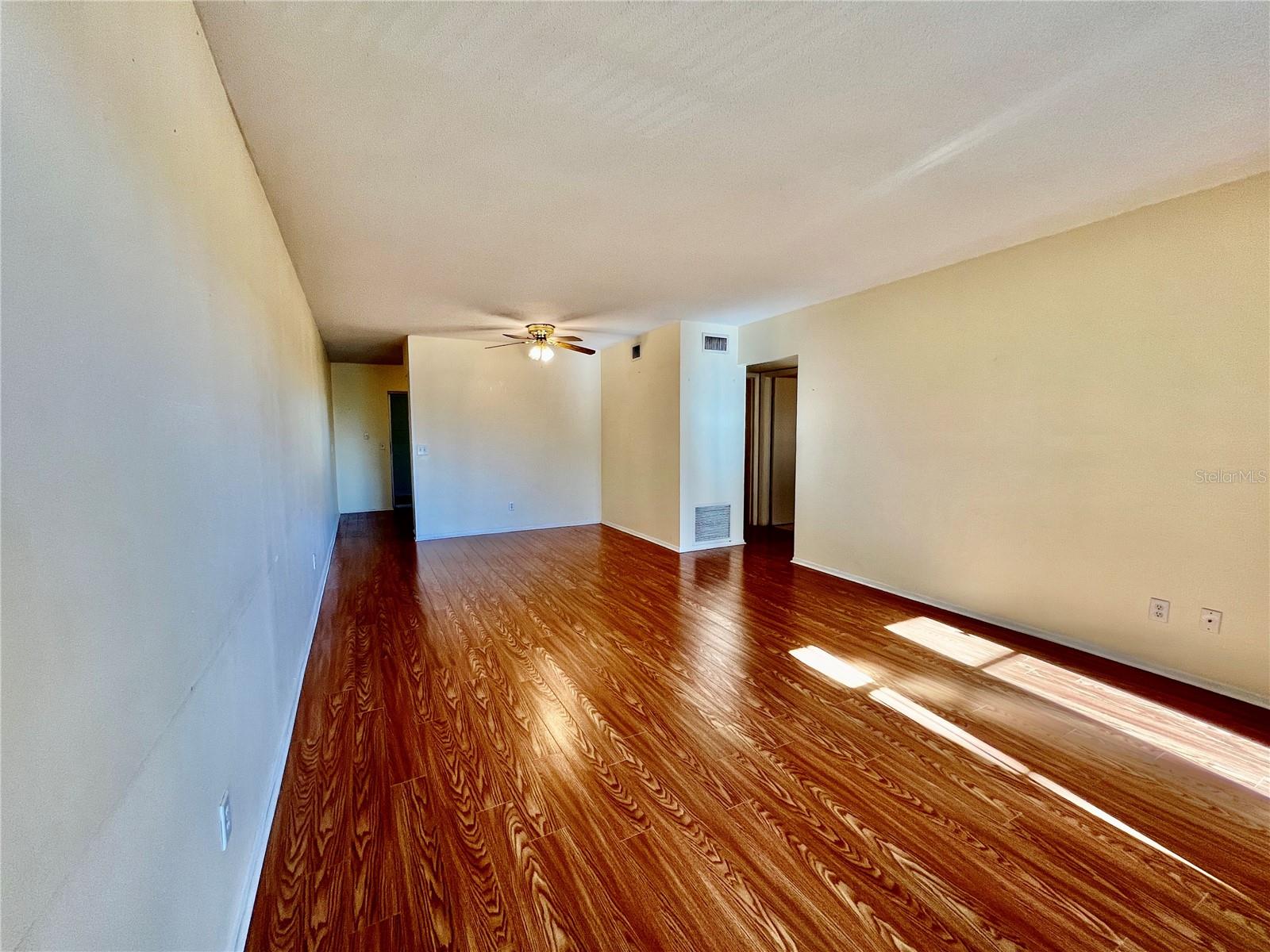 2464 AUSTRALIA WAY E 66