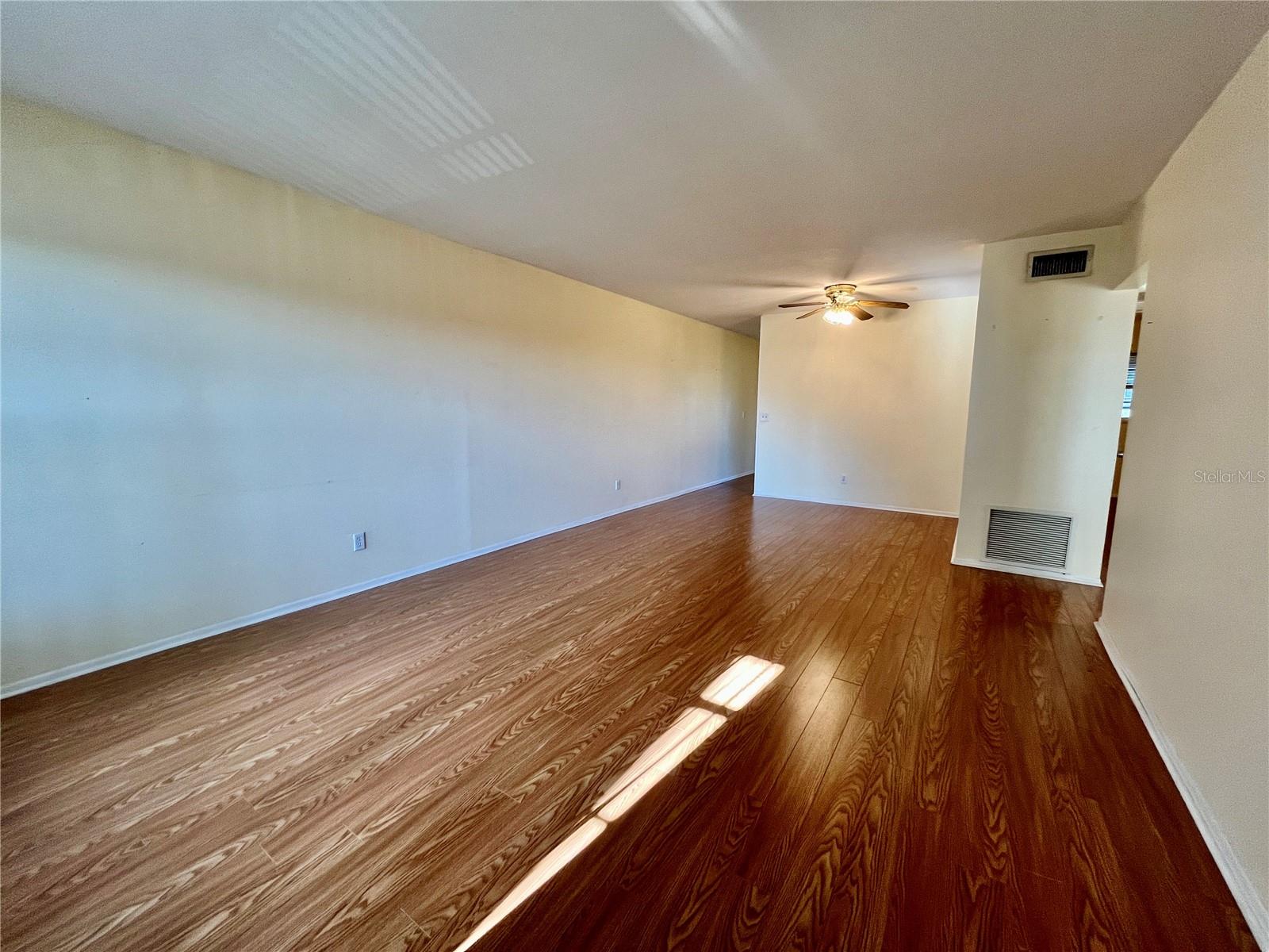 2464 AUSTRALIA WAY E 66